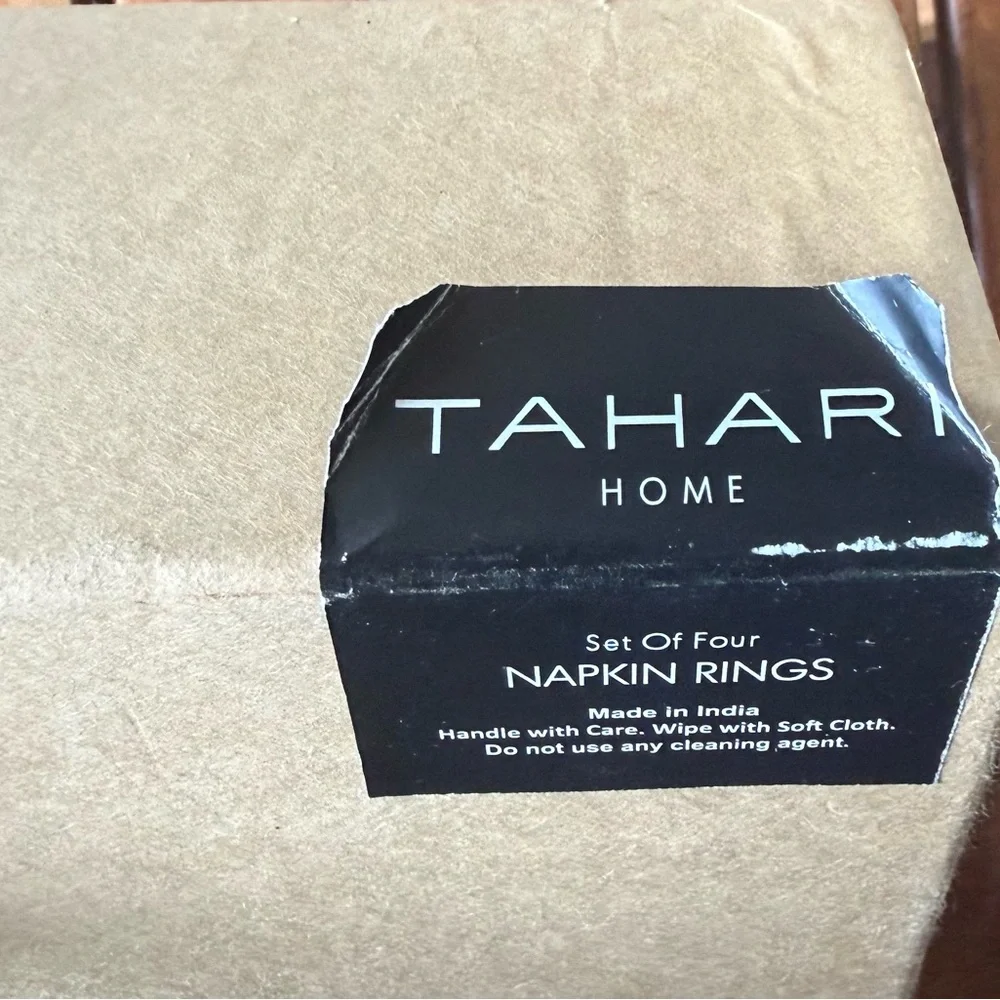 Tahari Home Pumpkin Rhinestone Napkin Rings Set of 4 Silver NIB Fall Decor